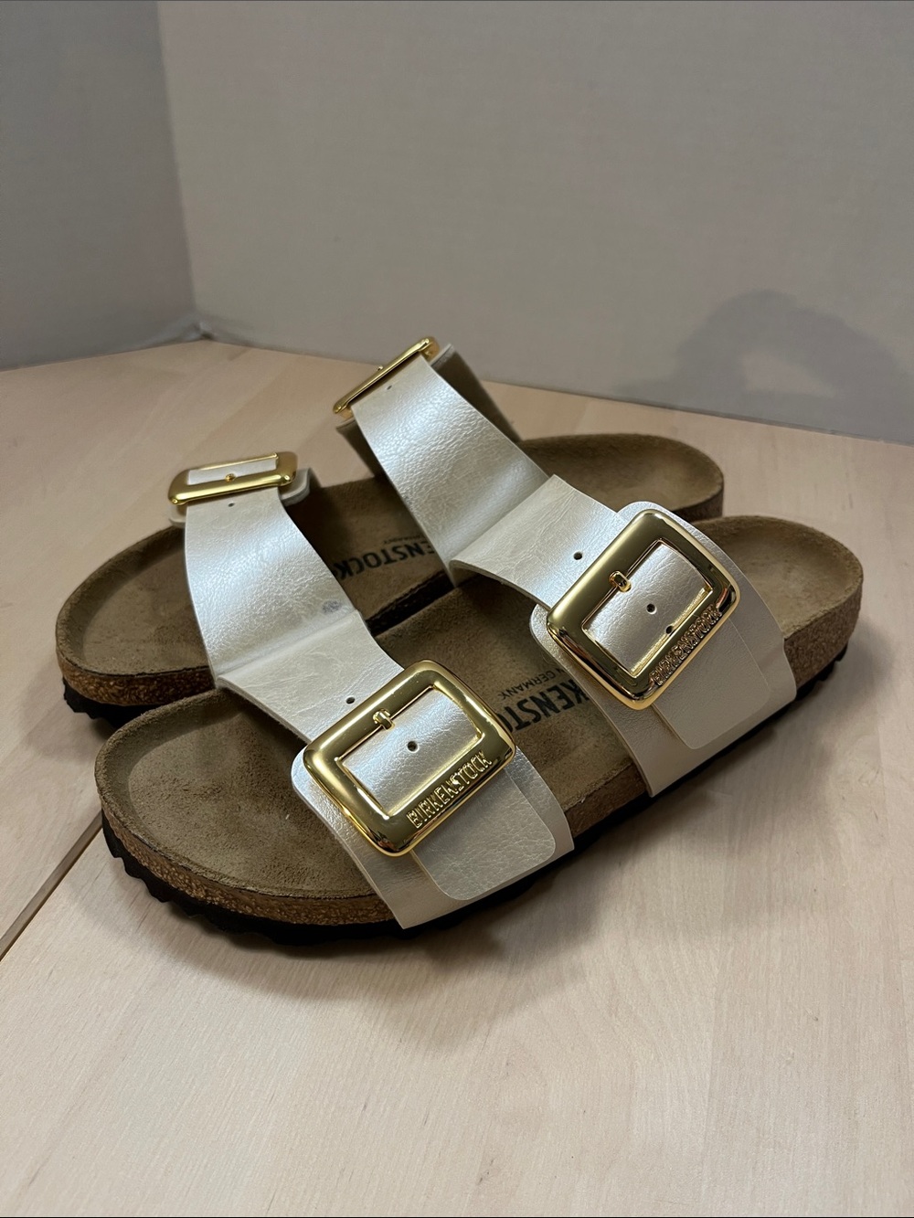 Birkenstock Pearly Pale Gold Arizona Sandals w/ Gold Tone Buckles Size 38 (US 7)
